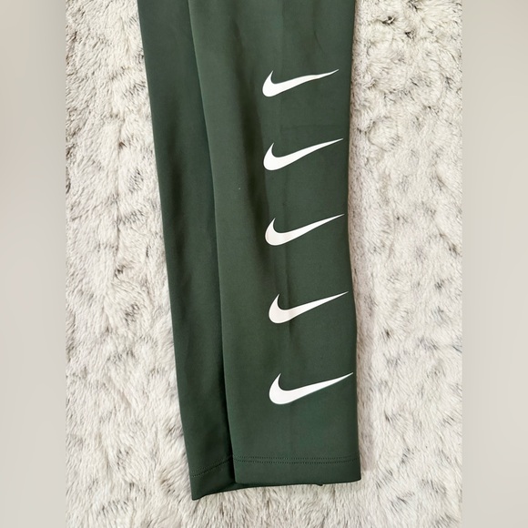 Nike Dri-Fit Leggings with Stacked Swoop Detail - Picture 3 of 4